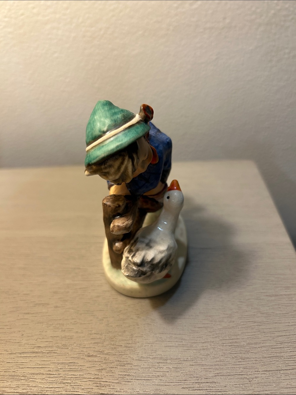 Vintage Hummel Goebel "Barnyard Hero" Figurine - Charming Cottagecore Collection - Picture 4 of 9